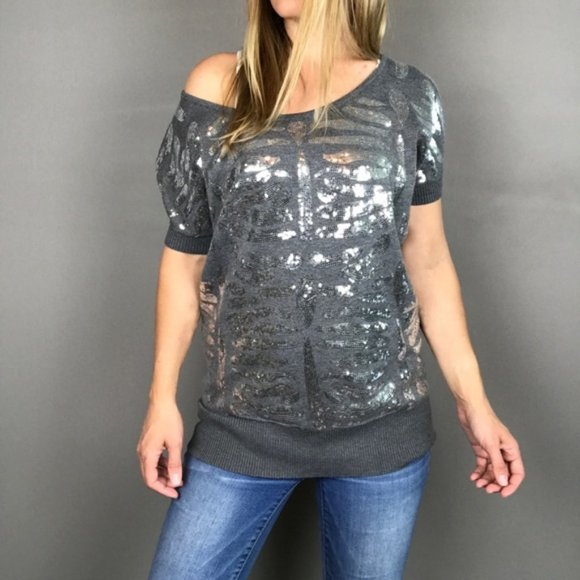 ARDEN B Sequin front gray short sleeve sweater top size Small - Picture 9 of 9